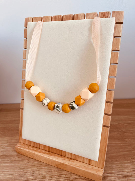 Collier d'allaitement fleurs