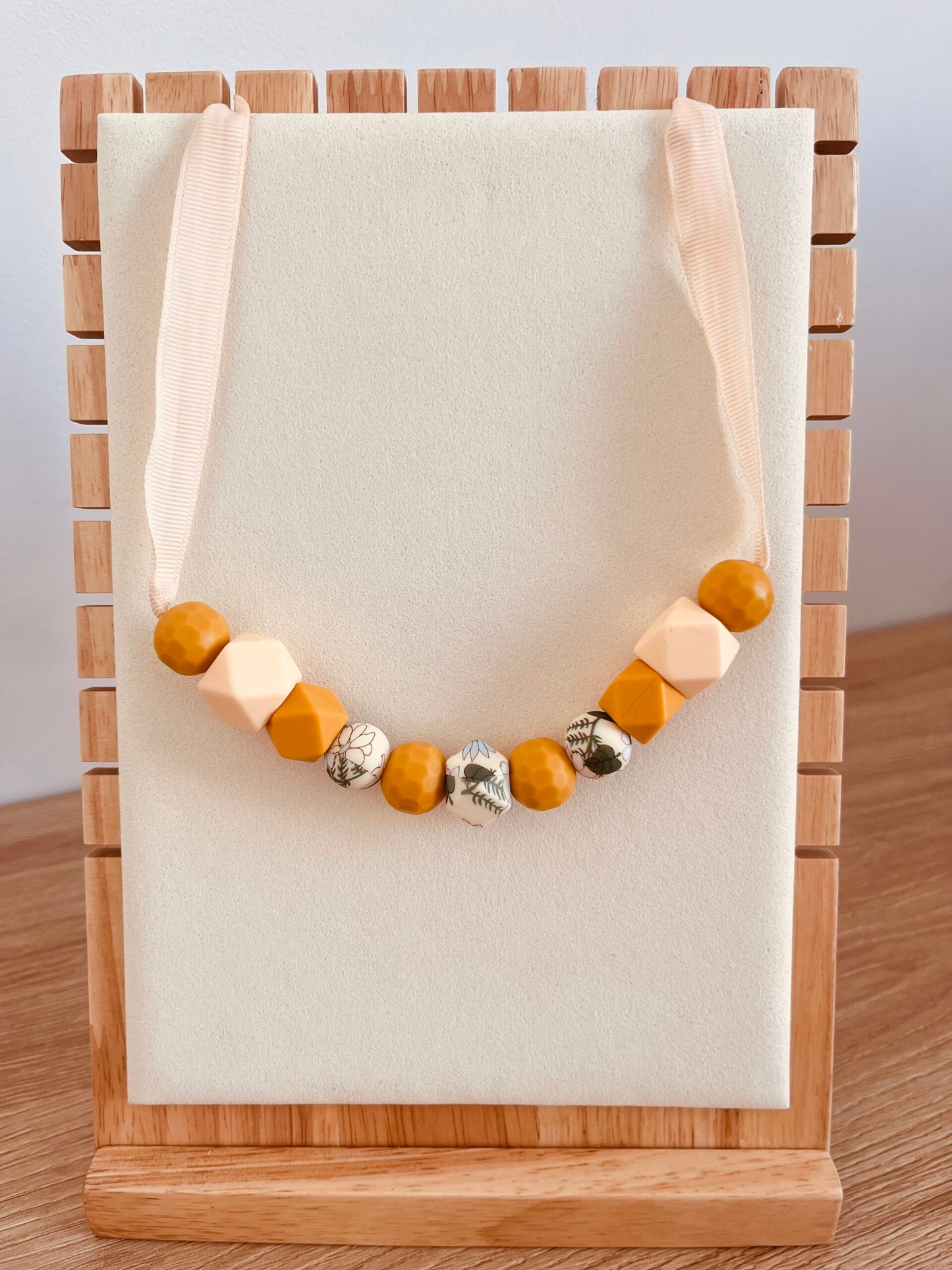 Collier d'allaitement fleurs