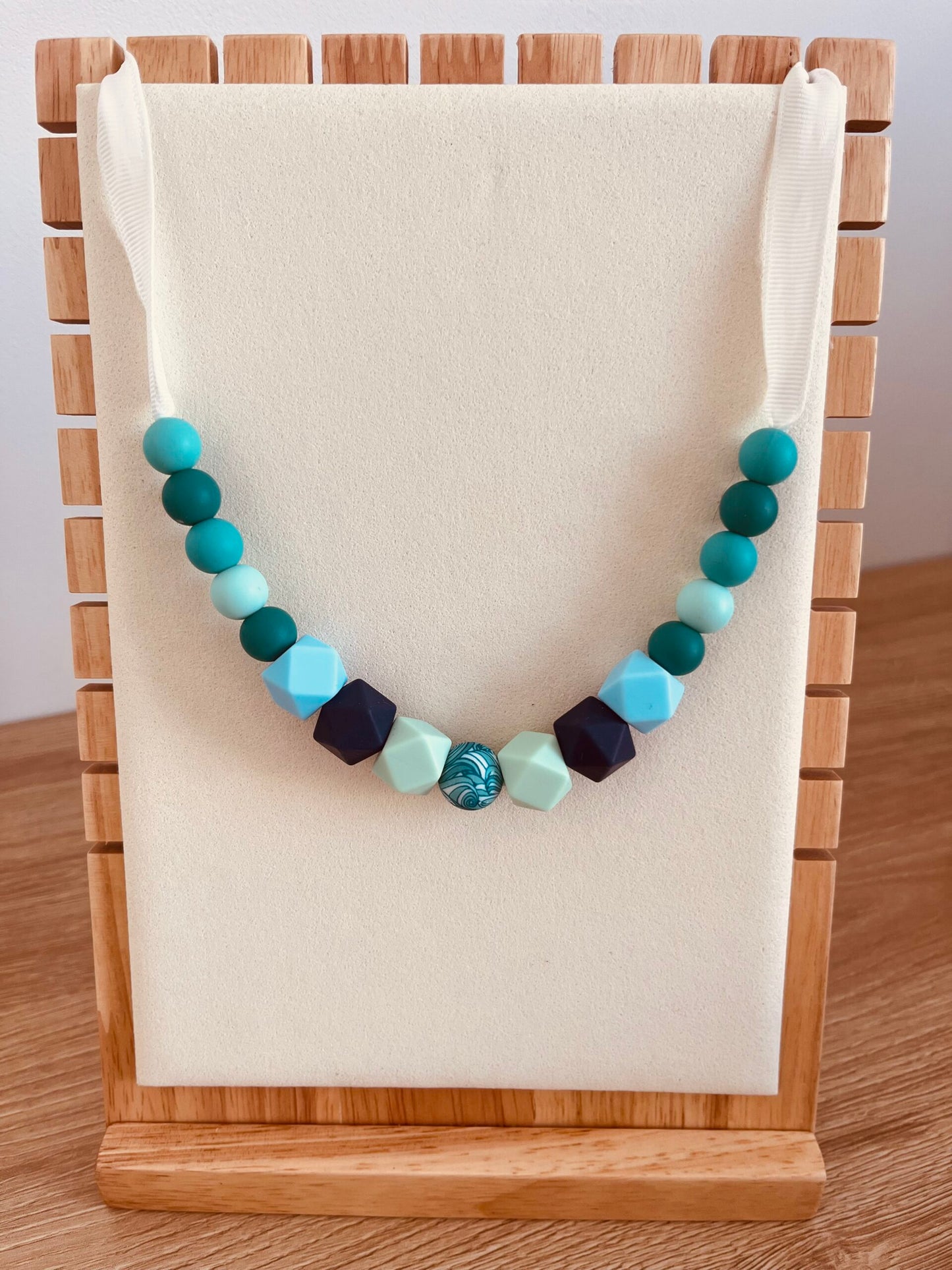 Collier d'allaitement bleu