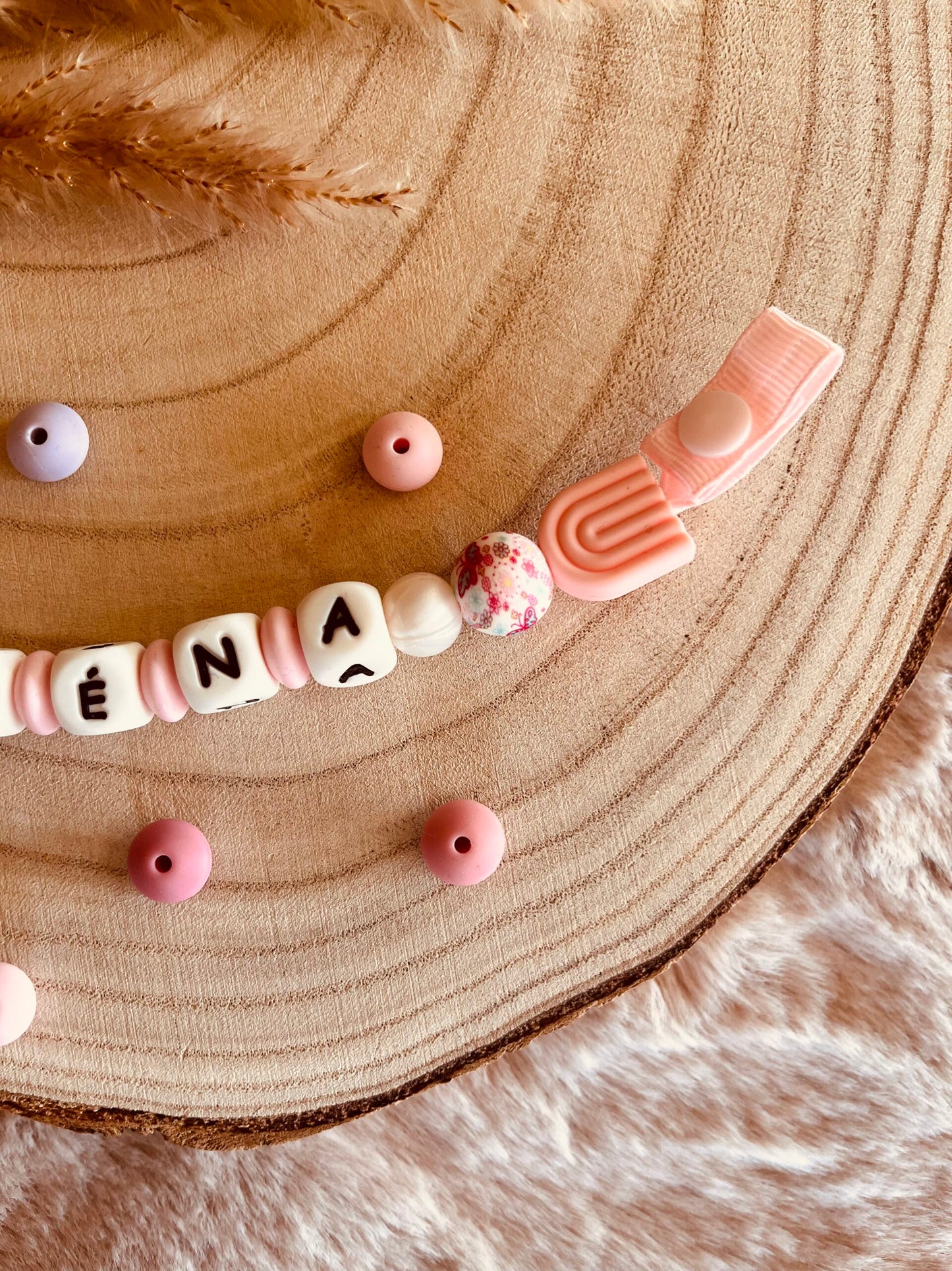 attache tétine personnalisé arc en ciel rose