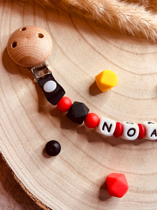 Attache tétine cars