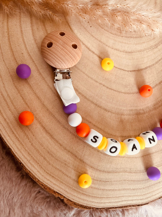 Korbpersonalisierter Schnullerkrawatte