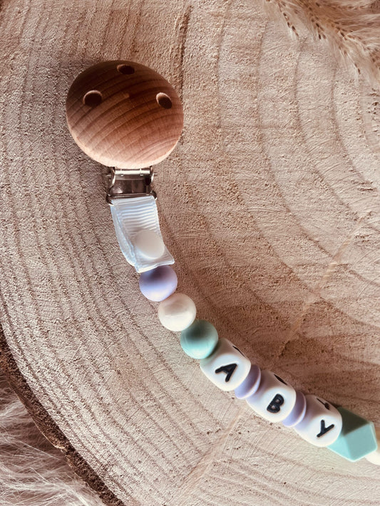 attache tetine personnalisé arc en ciel parme