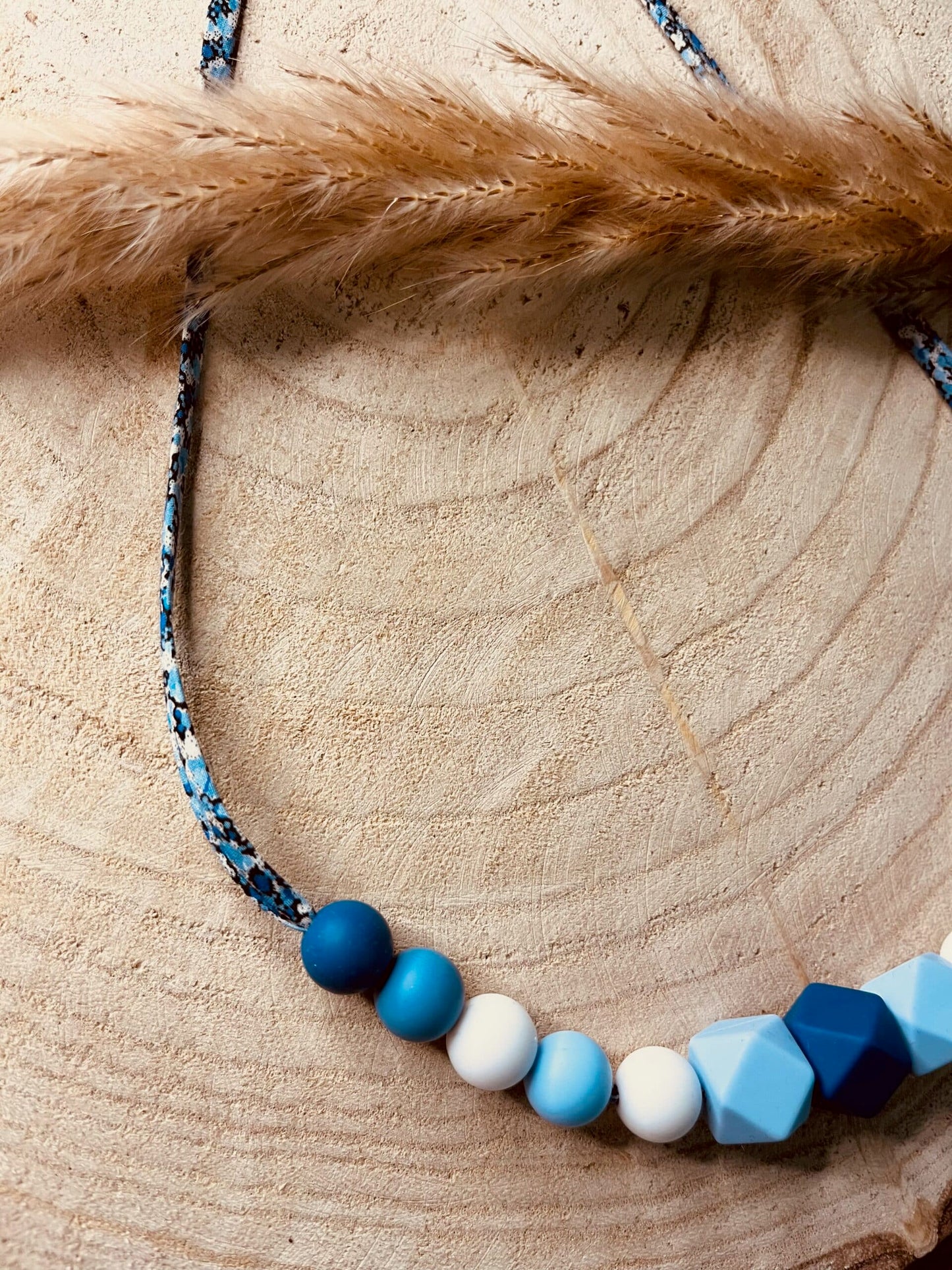 Collier d'allaitement liberty bleu