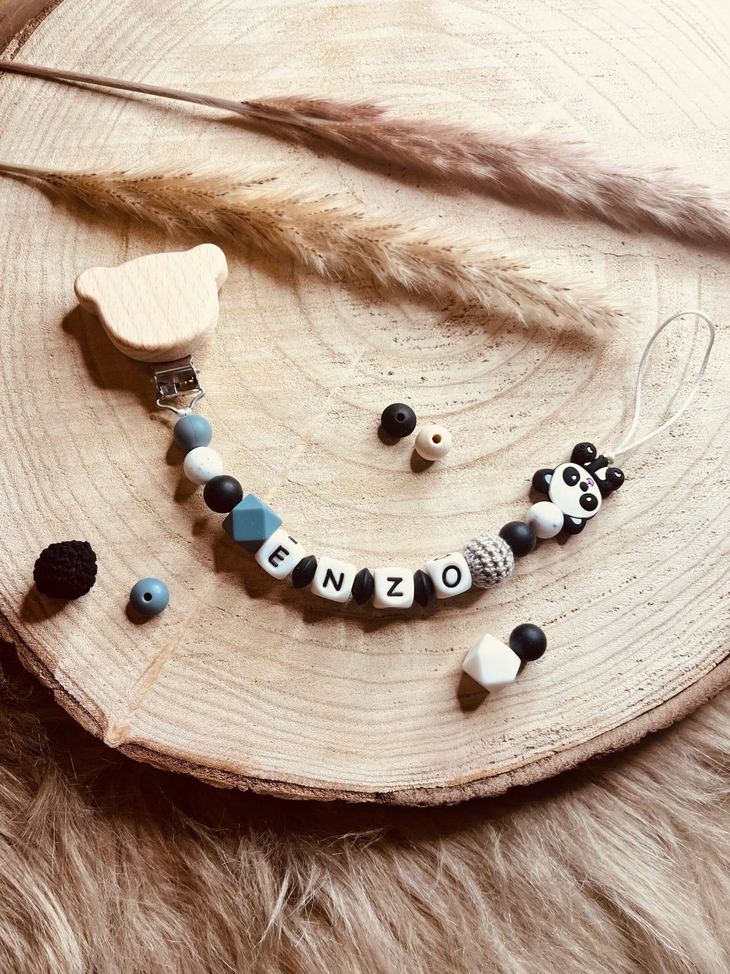 Attache tétine panda gris