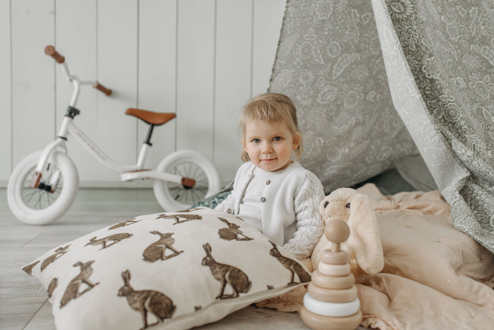 Prénoms scandinaves pour bébé : notre sélection fille et garçon (origine et signification)