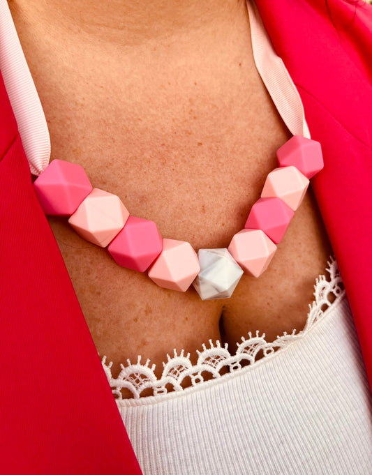 Collier d'allaitement rose marbre