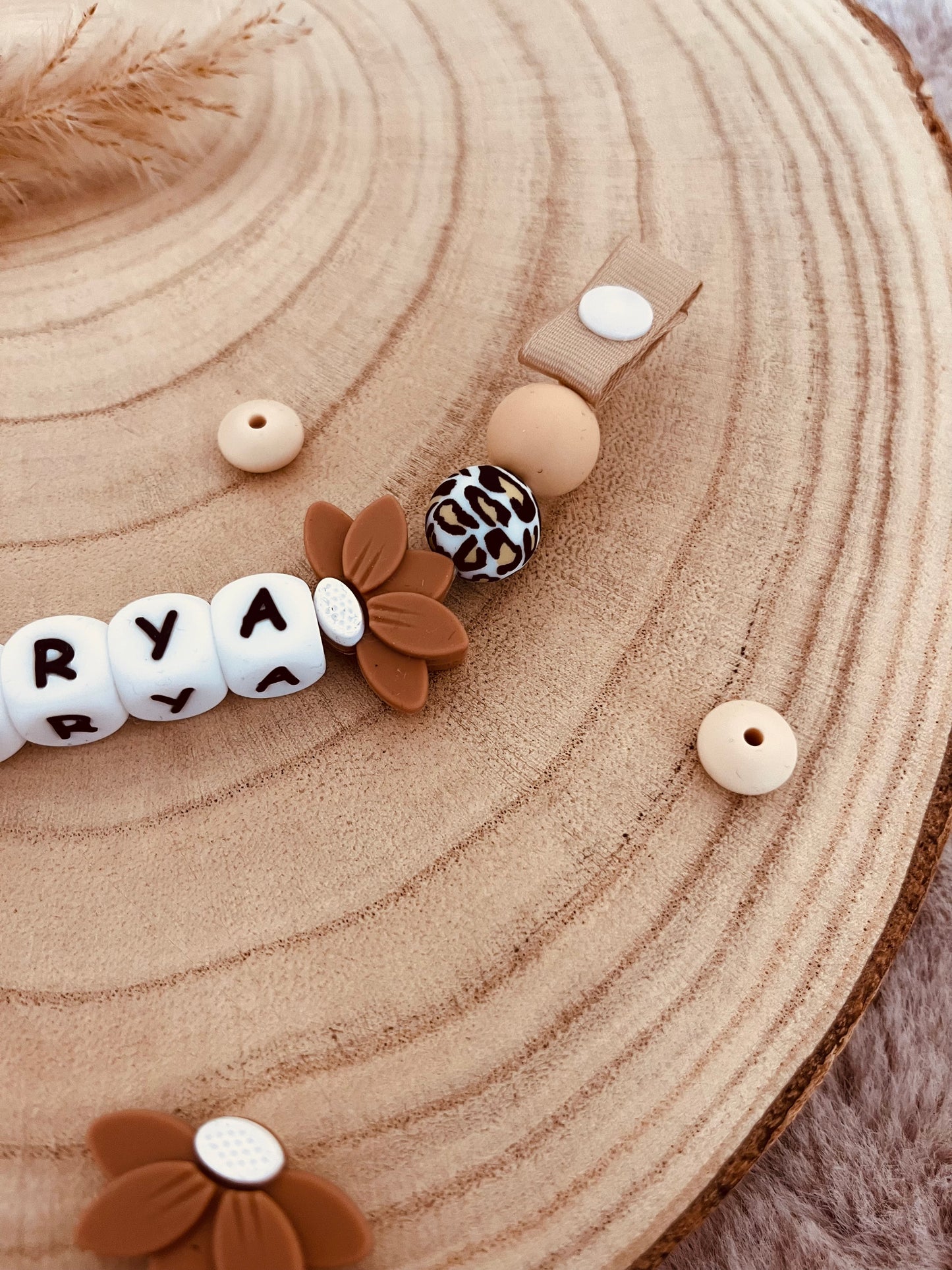 Attache-tétine personnalisée Lotus Léopard