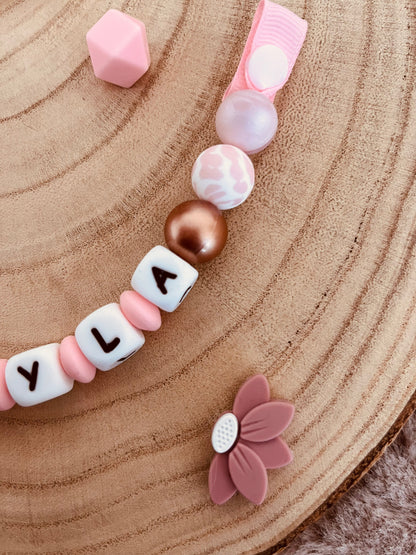 Attache-tétine personnalisée léopard rose