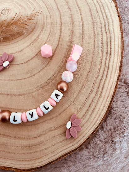 Attache-tétine personnalisée léopard rose