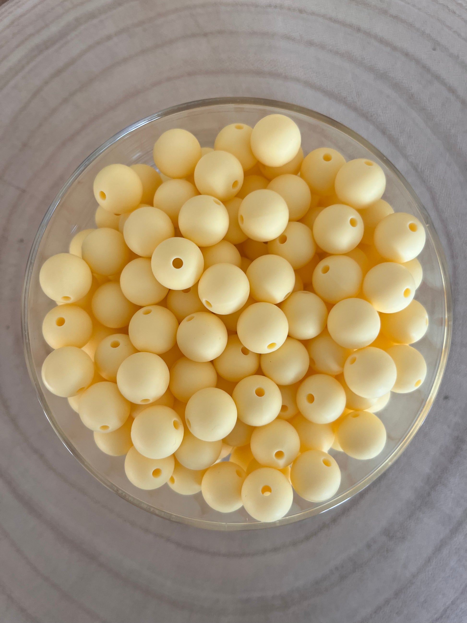 #32 Jaune Pastel