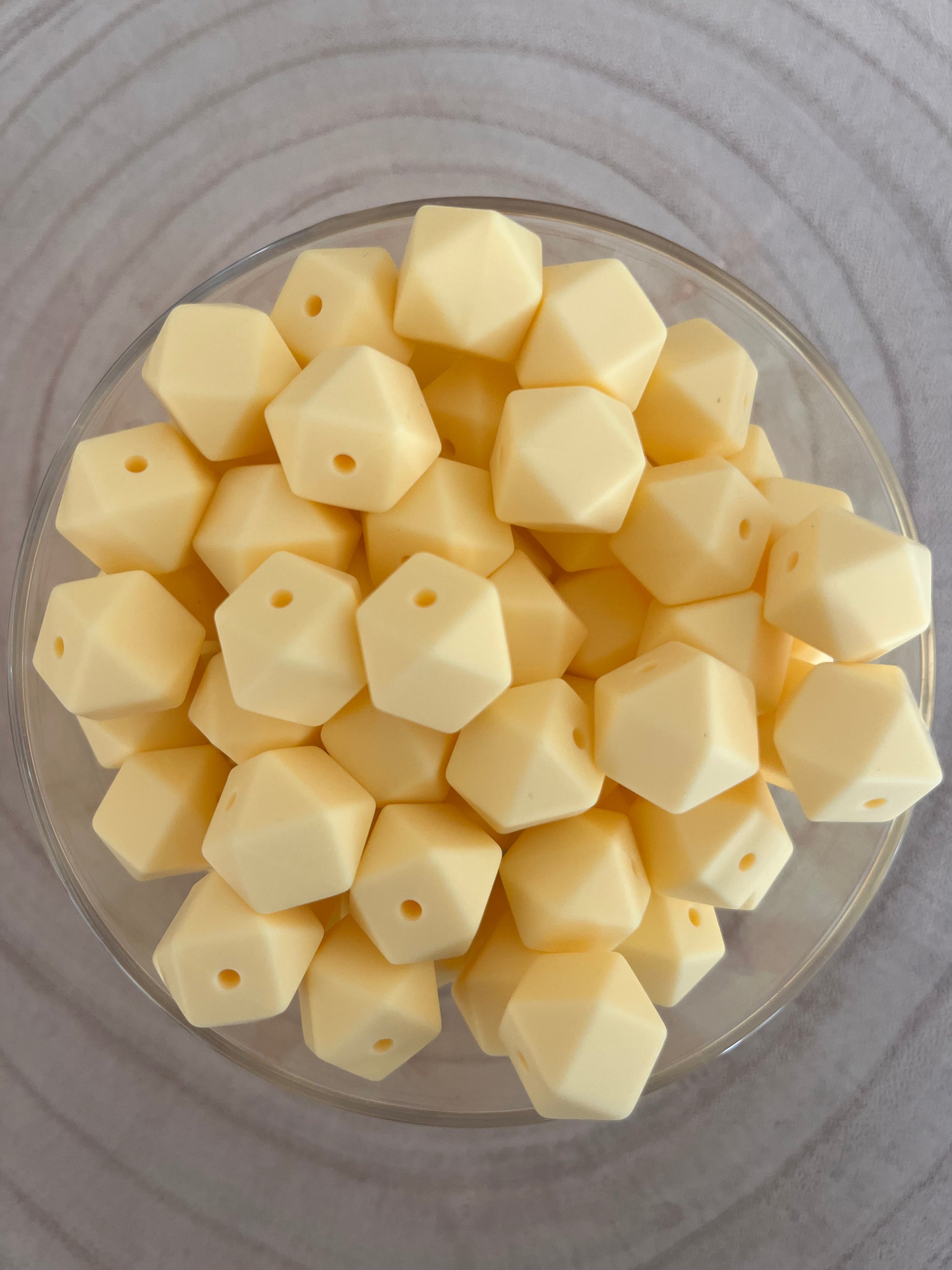 #32 Jaune Pastel