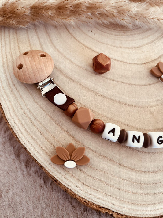 Winnie l'Ourson pacifier attach