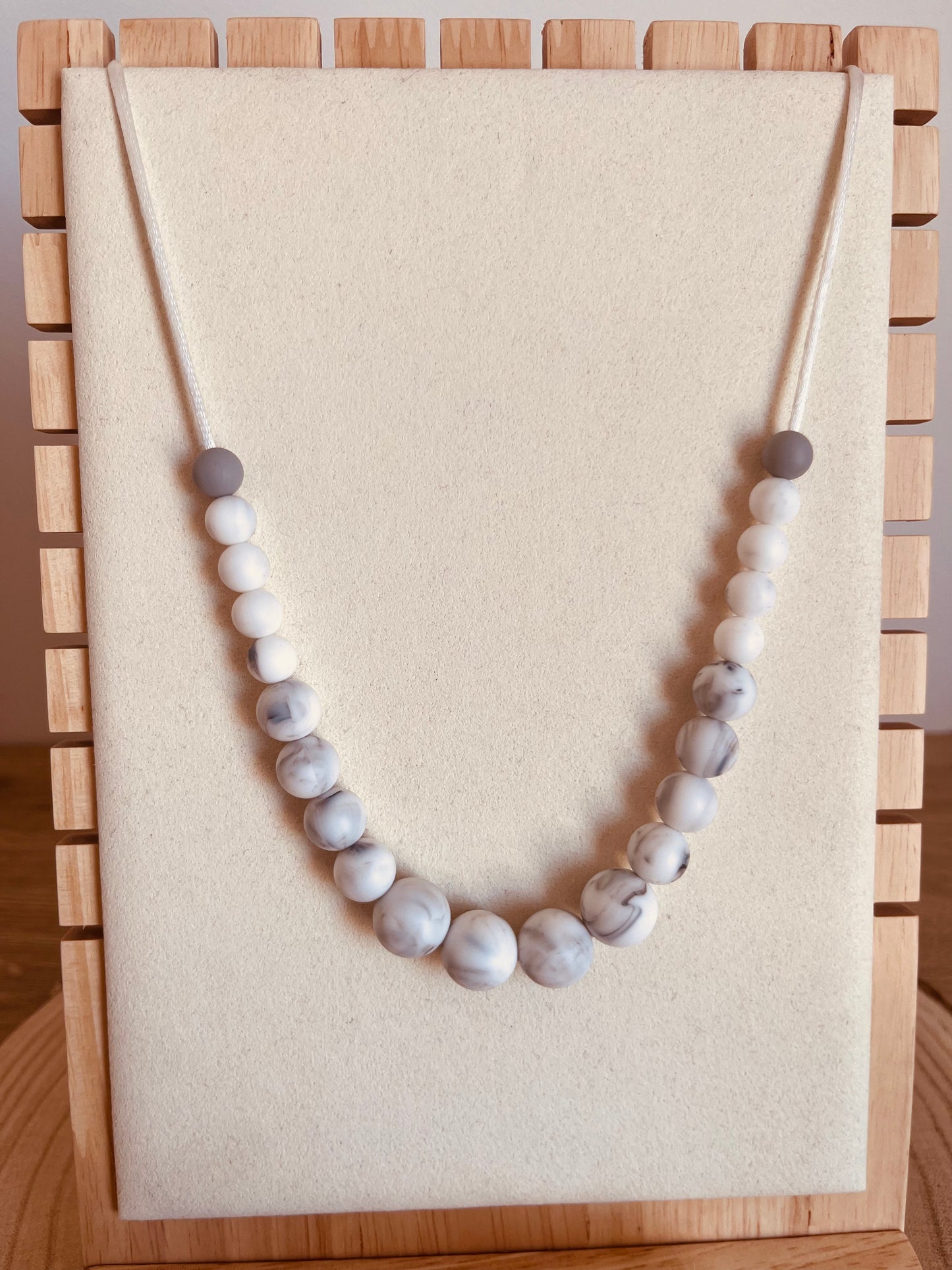 Collier de portage et d'allaitement Marbré