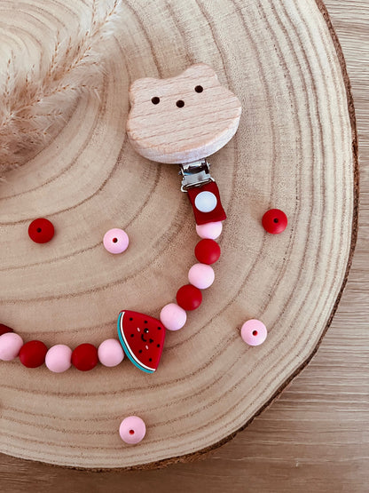 Détail des perles pastèque en silicone alimentaire de l'attache tétine Babanono