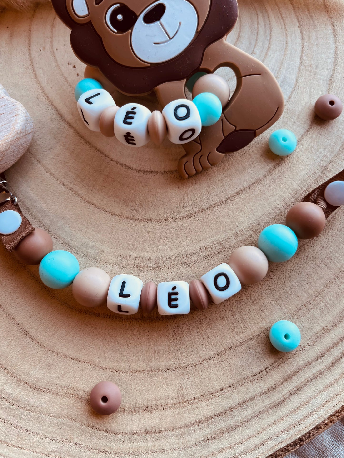Cofanetto nascita leone personalizzato, accessori bebè fatti a mano in silicone alimentare e legno