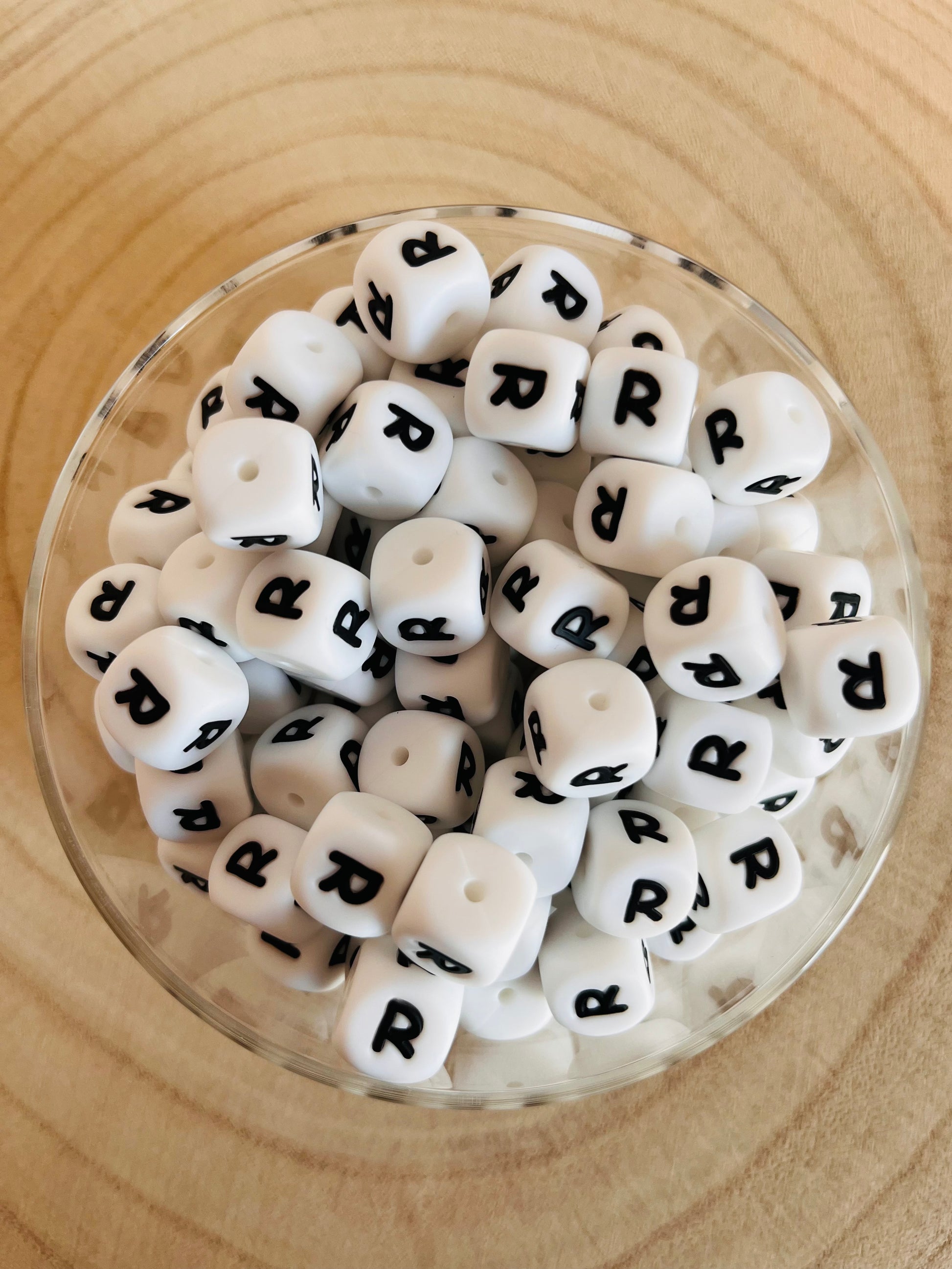R