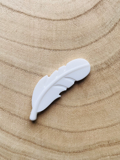Perle en silicone Plume Blanche