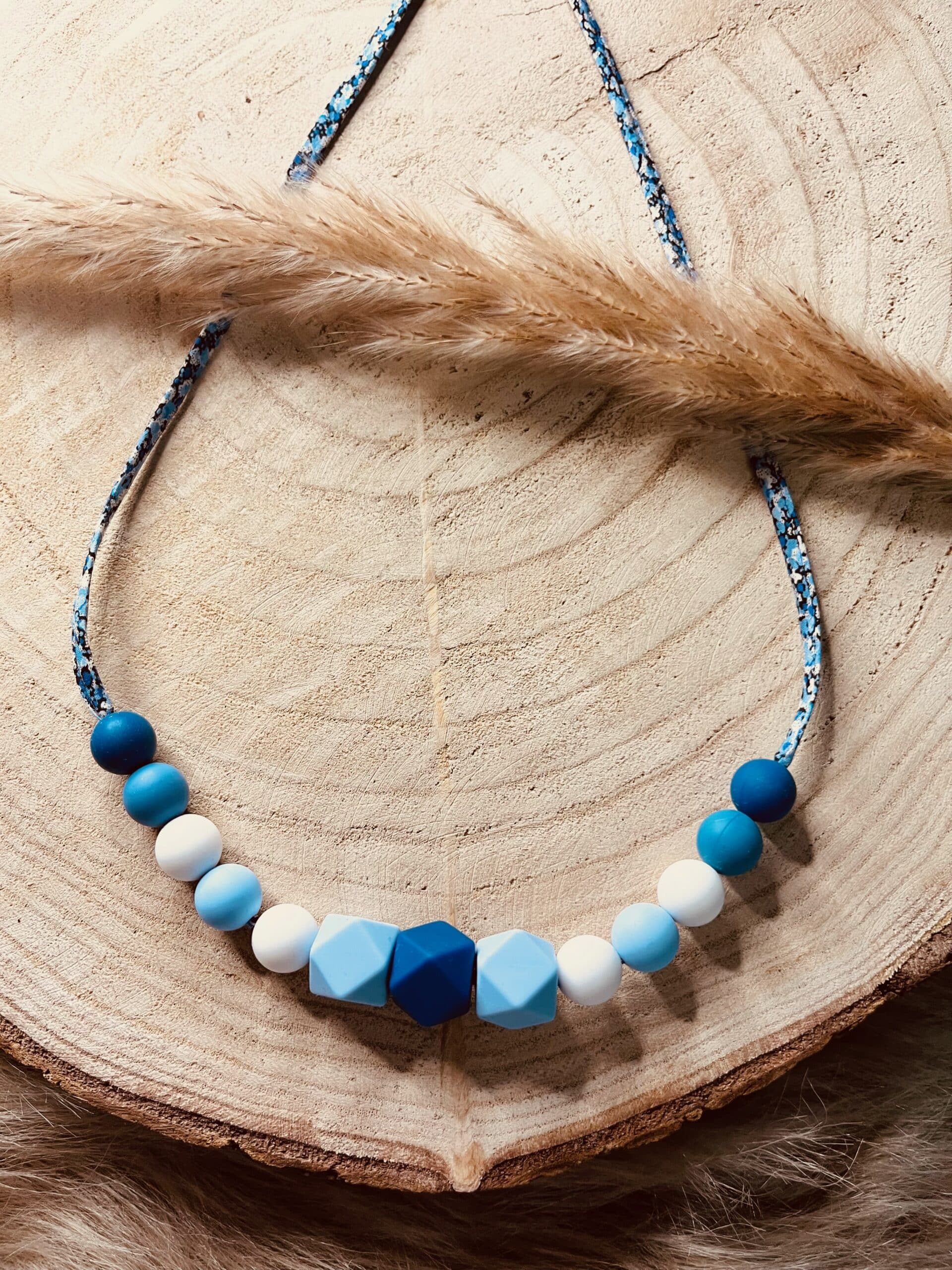 Collier d'allaitement liberty bleu