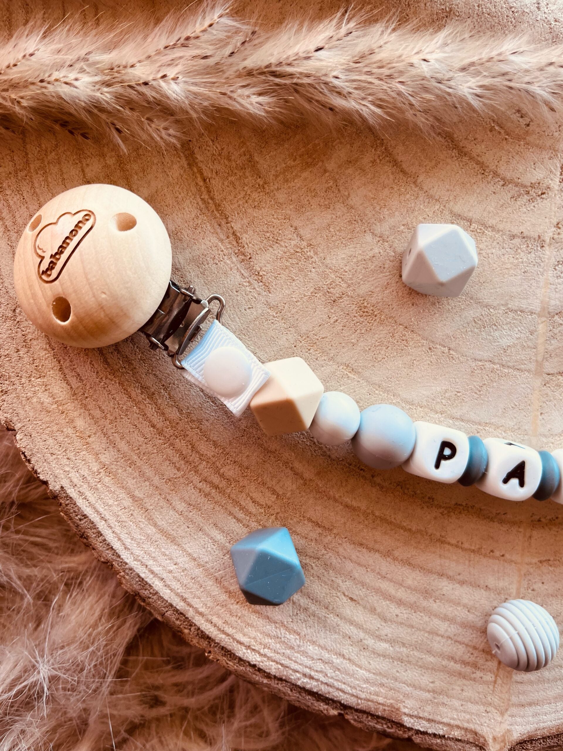 Attache tétine personnalisé baby shark gris