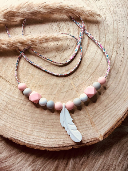 Collier d'allaitement liberty plume