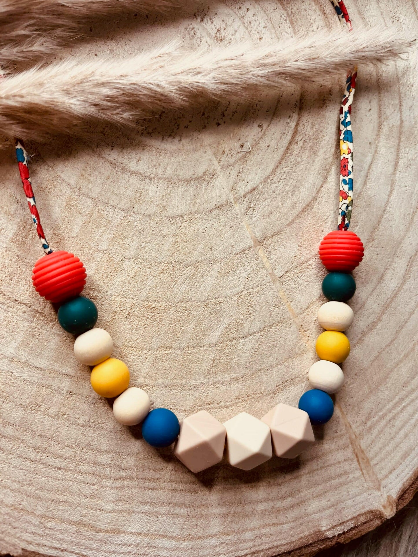 Collier d'allaitement liberty rouge