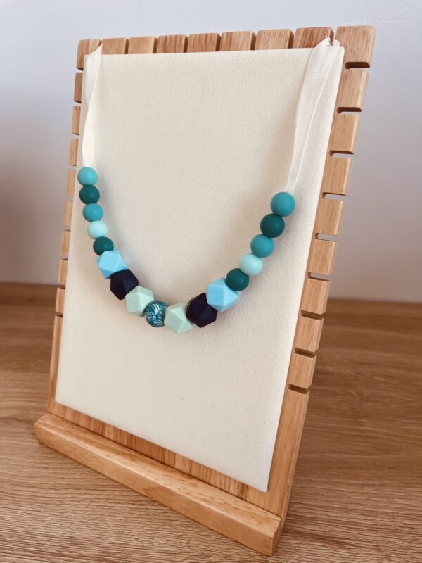 Collier d'allaitement bleu